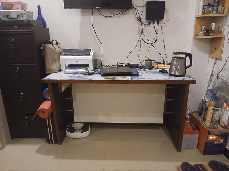 Office table 0