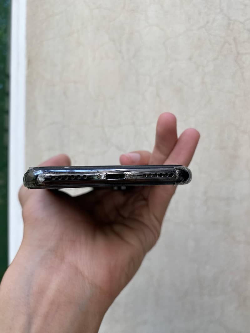 Apple iPhone X 2