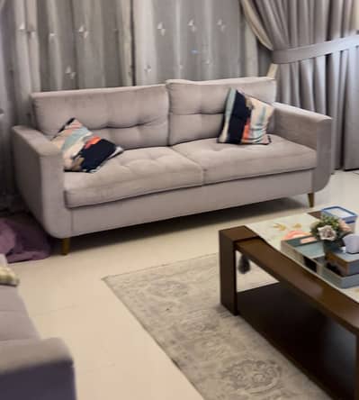 3 seater sofa well maintained