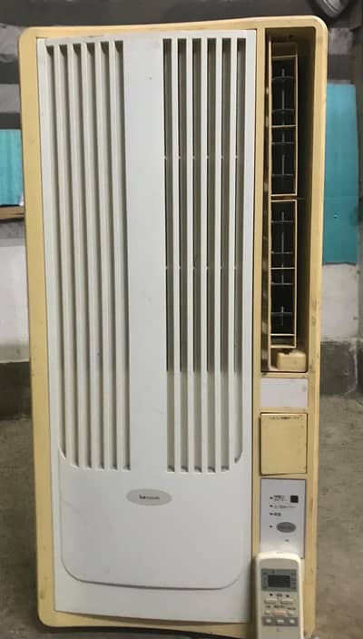 Ship AC 0.75 Ton Remote Control in Good condition