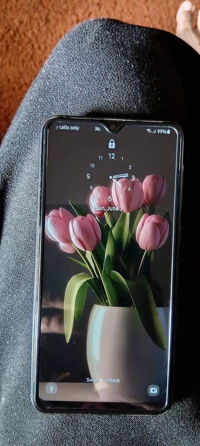 Samsung A10 2GB Ram. 32GB Rom. With box and original charger.
