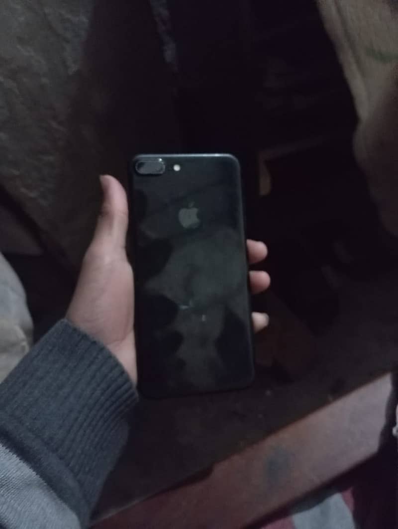 Apple iPhone 7 Plus 1