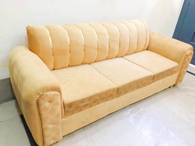 6 siter sofa musterd colour with cushion