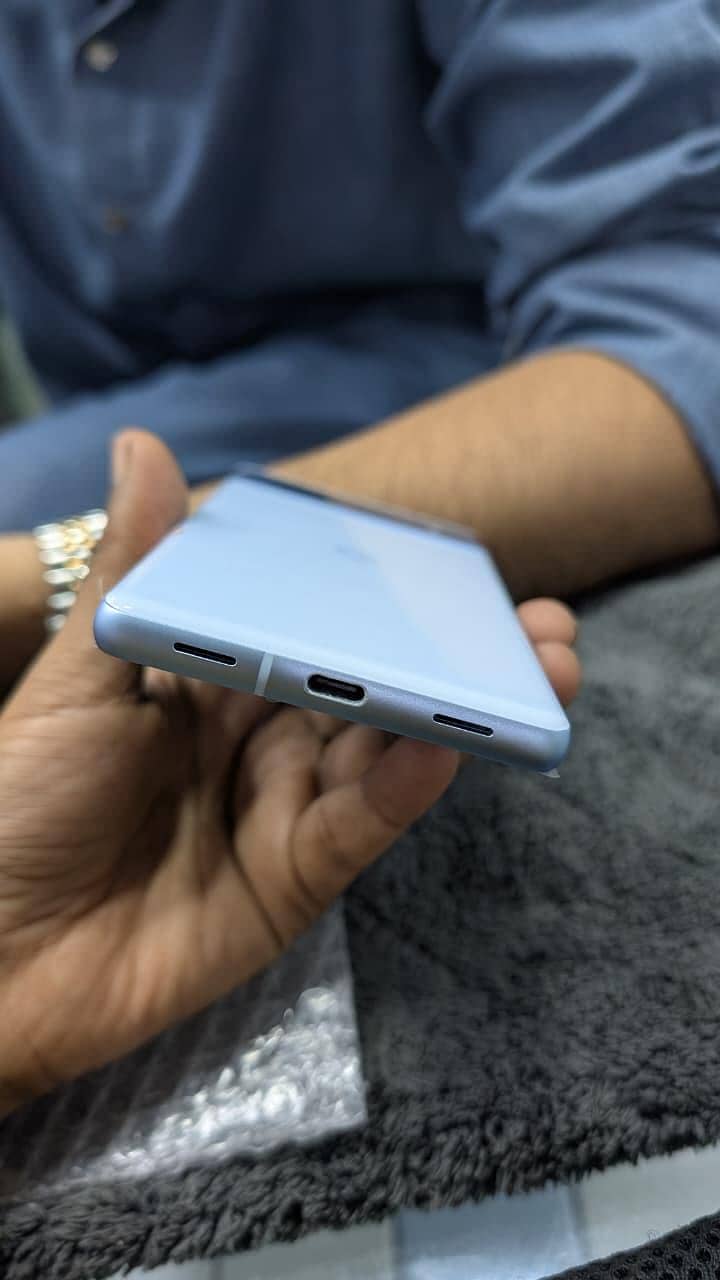 Google Pixel 7a 4