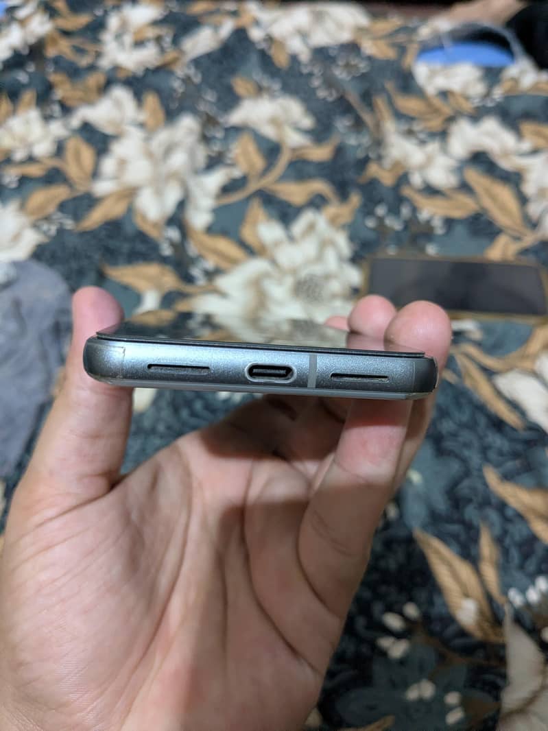 Google Pixel 8 2