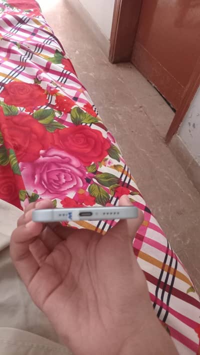 Apple iPhone 15