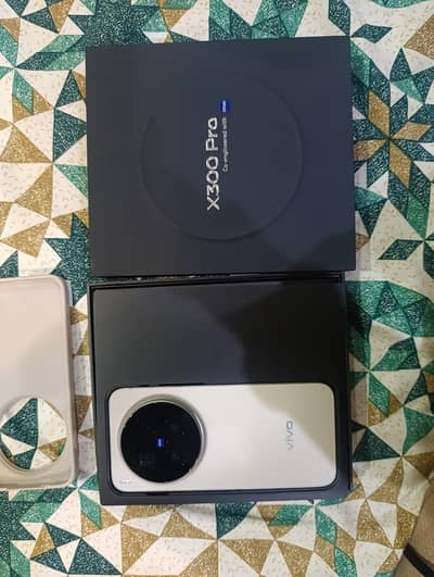 Vivo X300 Pro 10/10 condition PTA approved