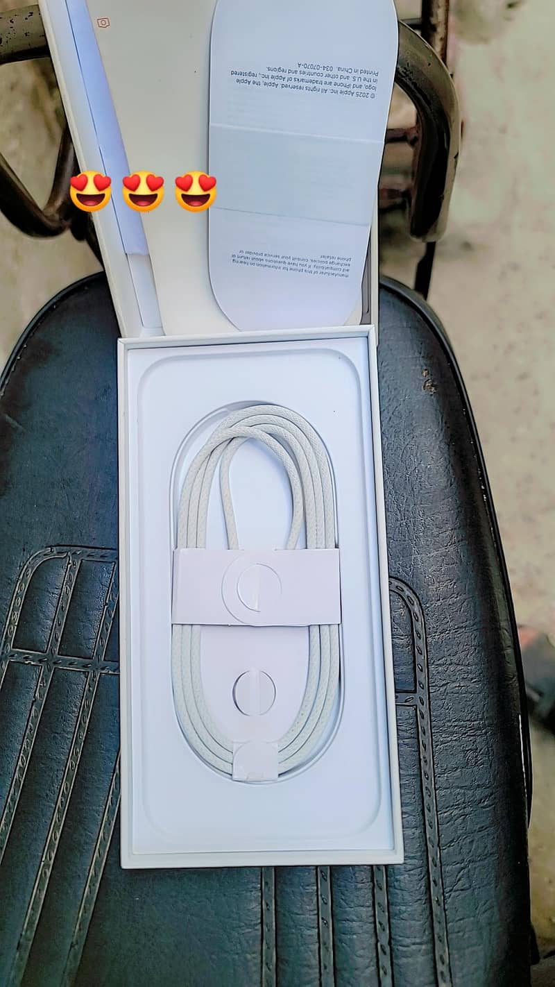 iPhone 17 pro max Orignal Cable 1