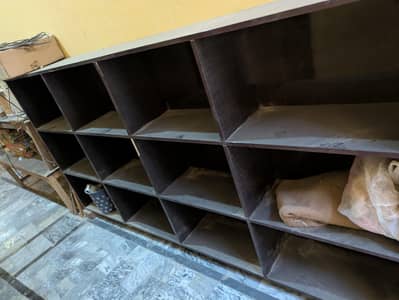 3 Adad counter and 1 Adad Almari for sale
