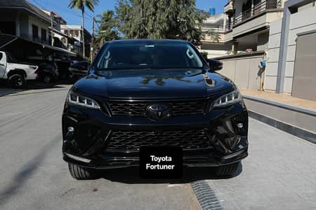 Toyota Fortuner G face lift in legender 2023