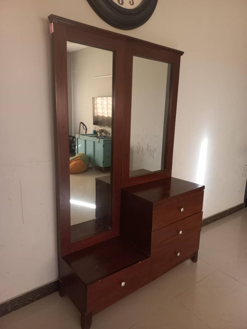 dressing table with mirror 1