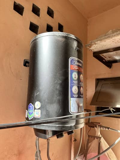 Instant Electric Geyser 40 Litre i-zone