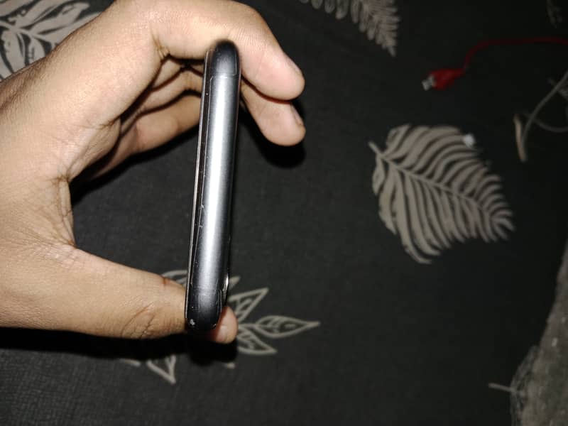 Apple iPhone 11 2
