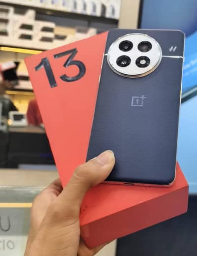 One Plus 13 official pta 16/512 with box only 10/9