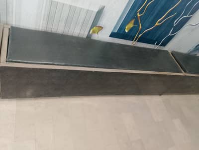 9 bunches and 1 counter for sale big discount 1 bench = 5000