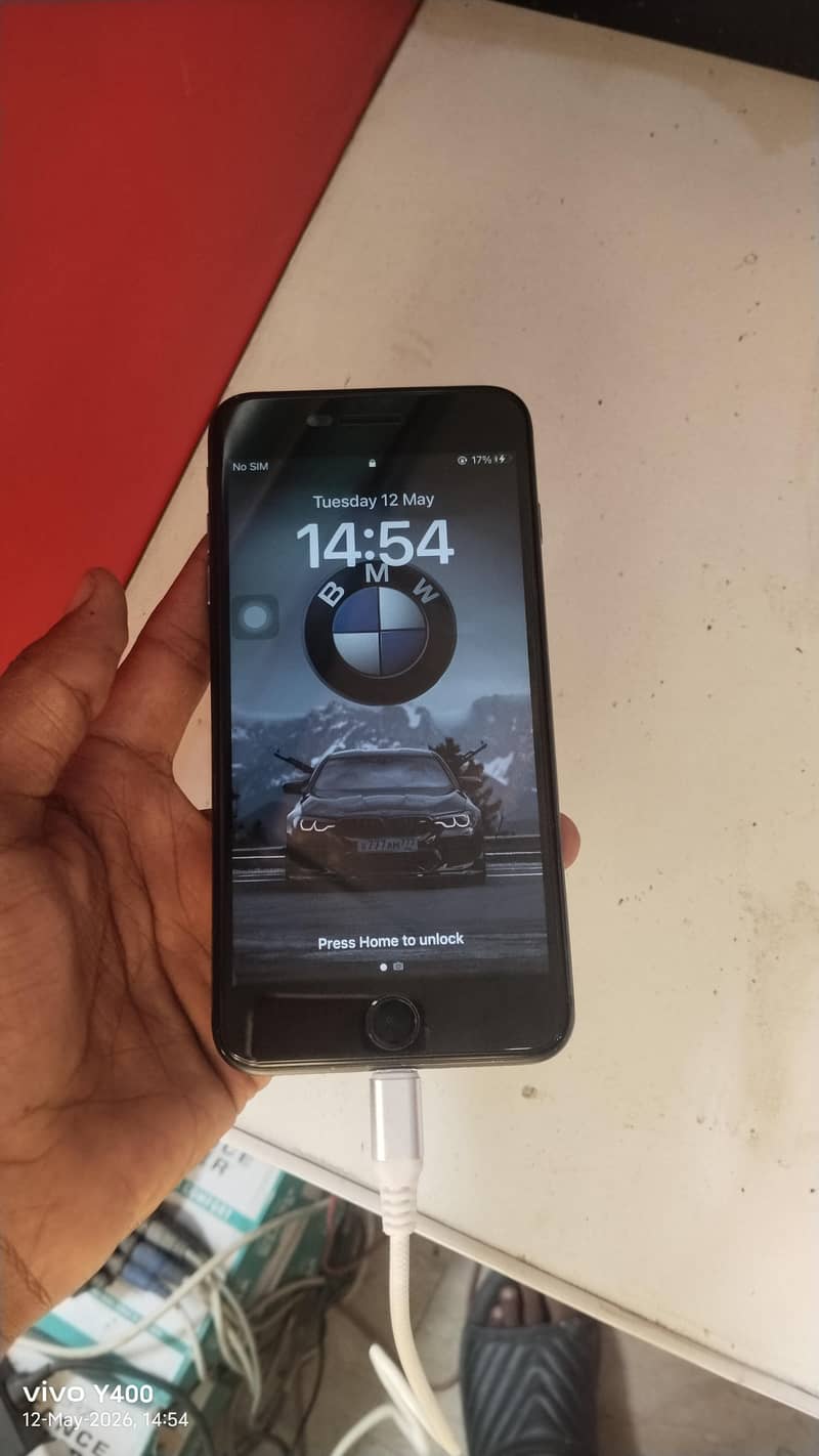 Apple iPhone 8 Plus 2