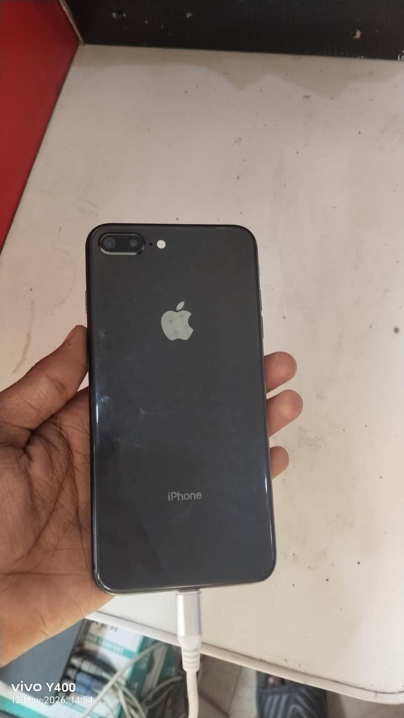 Apple iPhone 8 Plus 4