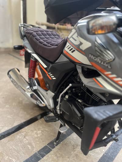 Honda CB150 New condition Price Me kami Peshi Ho my go