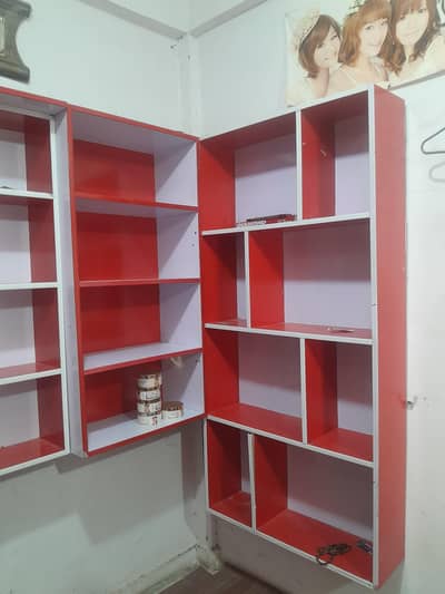 racks for beauty parlour