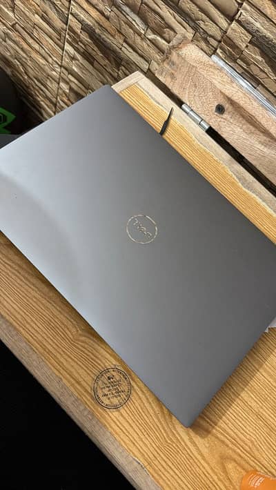 DELL precision 5570 i7 12th Gen Touch screen