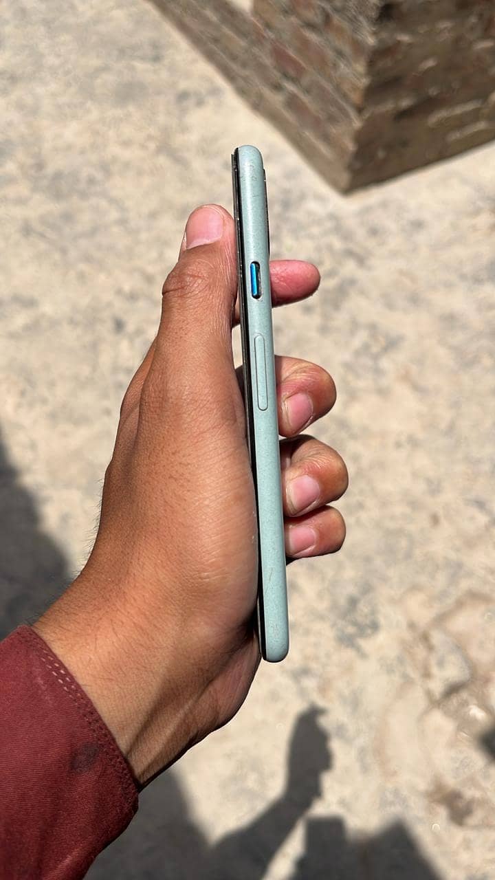 Google Pixel 5 4