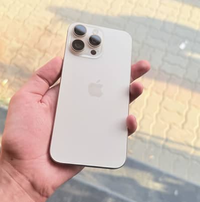 Apple iPhone 16 Pro Max