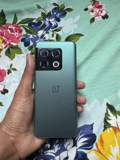 One Plus 10 Pro