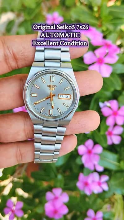 Seiko Automatic Wristwatch – Classic Stainless Steel Design