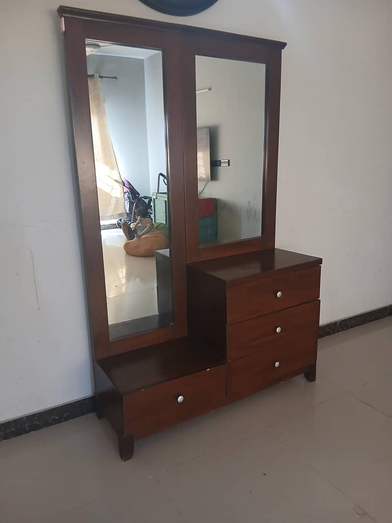 dressing table with mirror 1