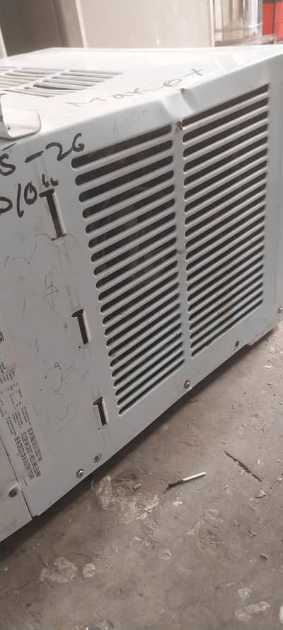 neat and clean AC excellent working