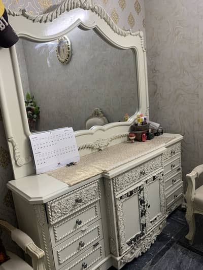 Dressing table and mirror