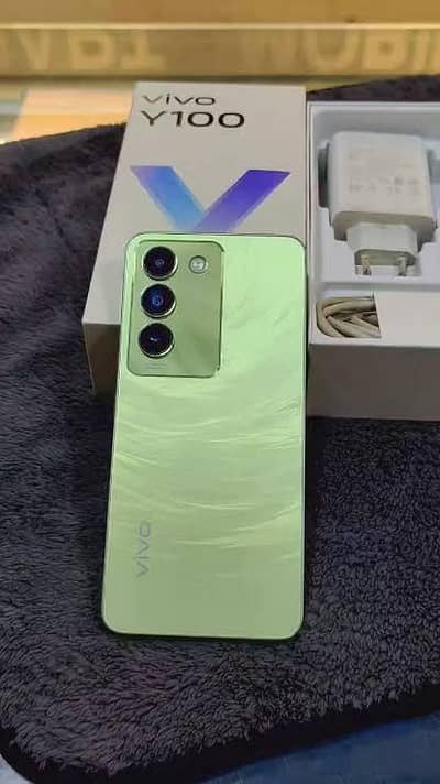 Vivo Y100 8/256 full box lush condition