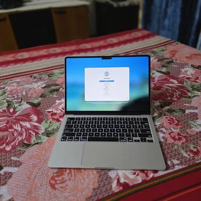 Macbook Air M4 16GB/512GB Just 15 Cycle Counts Only