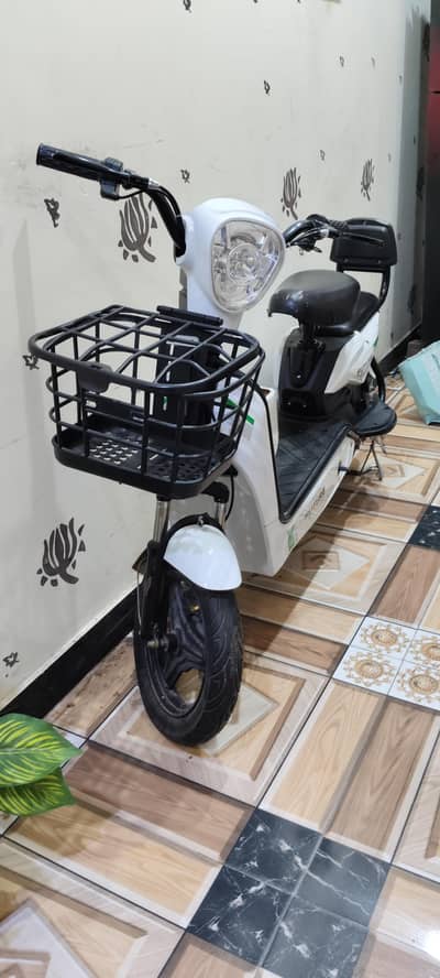 Electric Scooter For Sell | Betteries dead |