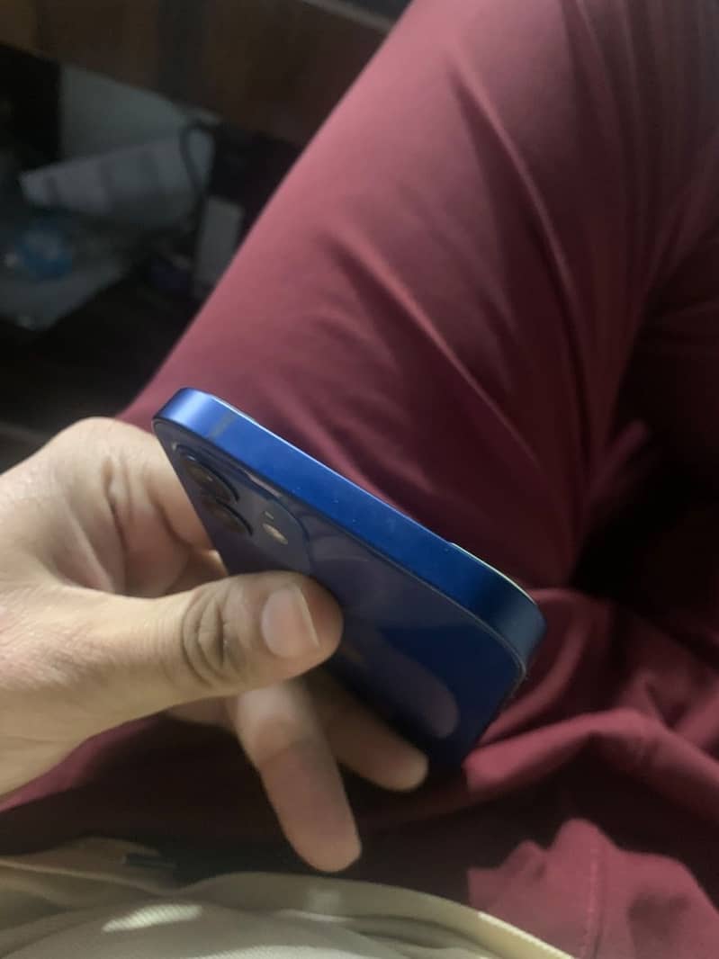 Iphone 12 4