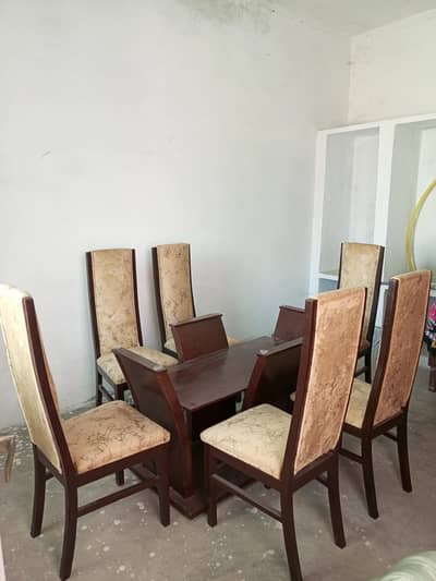 Dinning table and chairs for sale