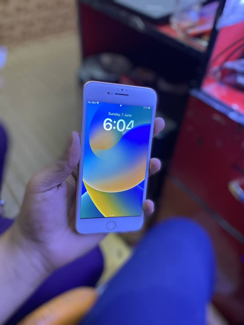 Apple iPhone 8 Plus 2