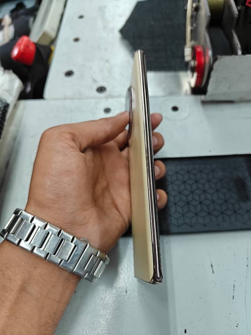 Tecno CAMON 30S 1