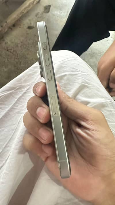 Apple iPhone 16 Pro
