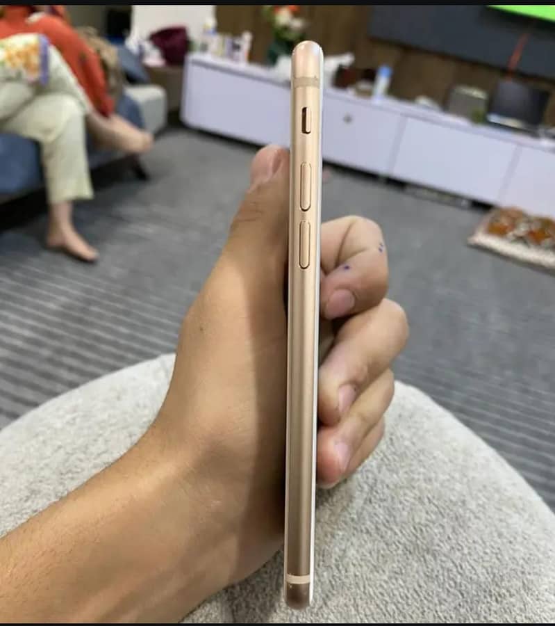 Apple iPhone 8 3