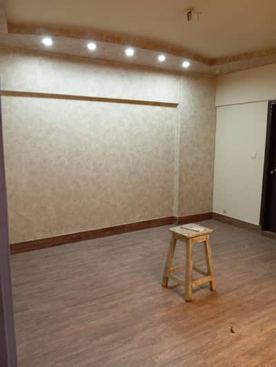 WELL MAINTAINED 3 BED D/D FLAT FOR SALE IN BLOCK 13-A, NEAR HASSAN SQUARE, GULSHAN E IQBAL