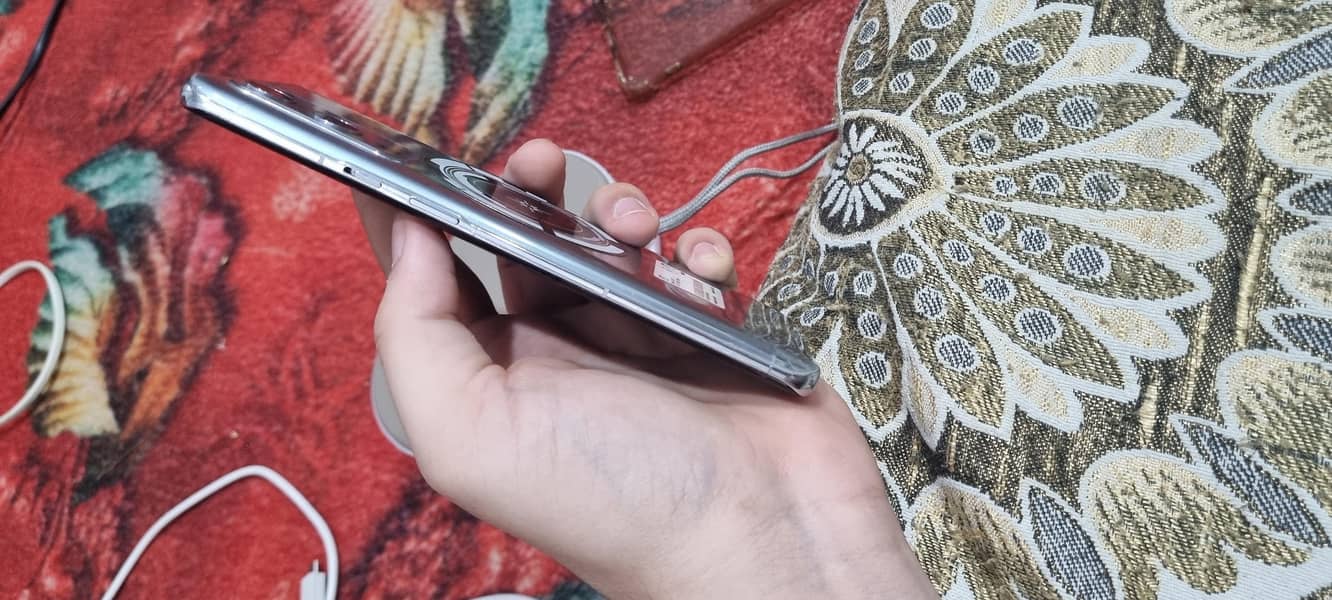 One Plus 9 Pro 6