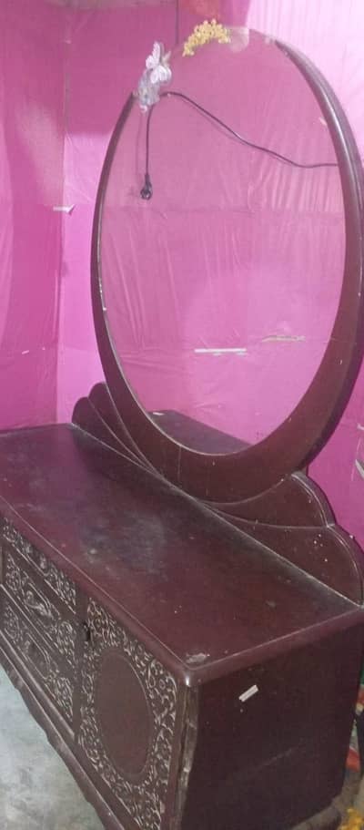 circle mirror and draws