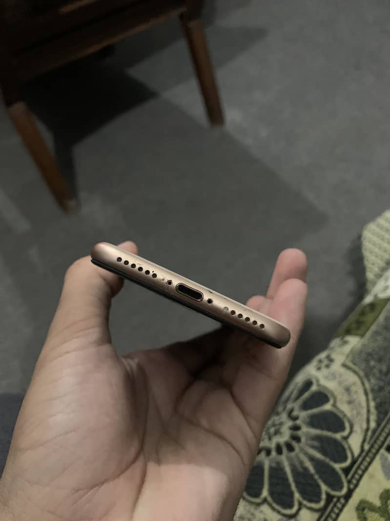 Apple iPhone 8 7