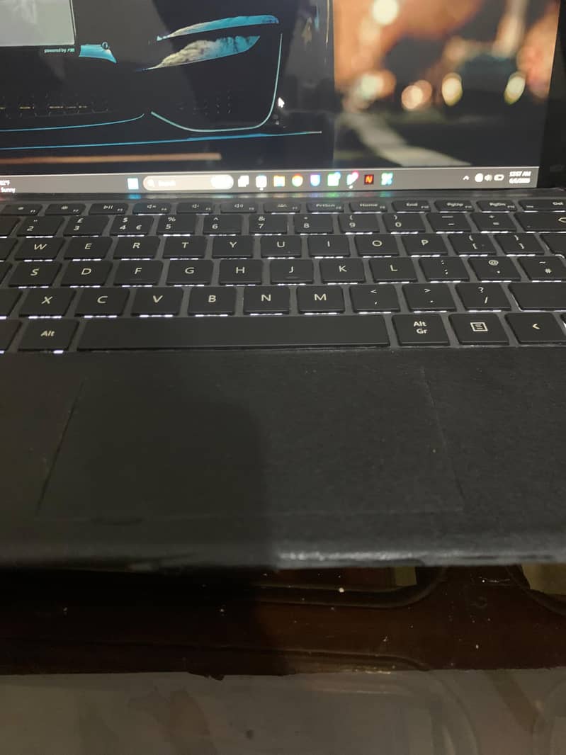 MICROSOFT LAPTOP 1