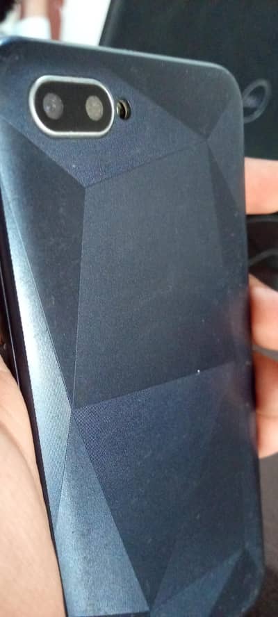 Realme C2 3/64 official pta approved All ok set he koi issue nh h.