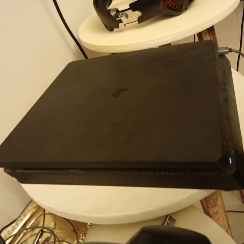 ps4 slim 9