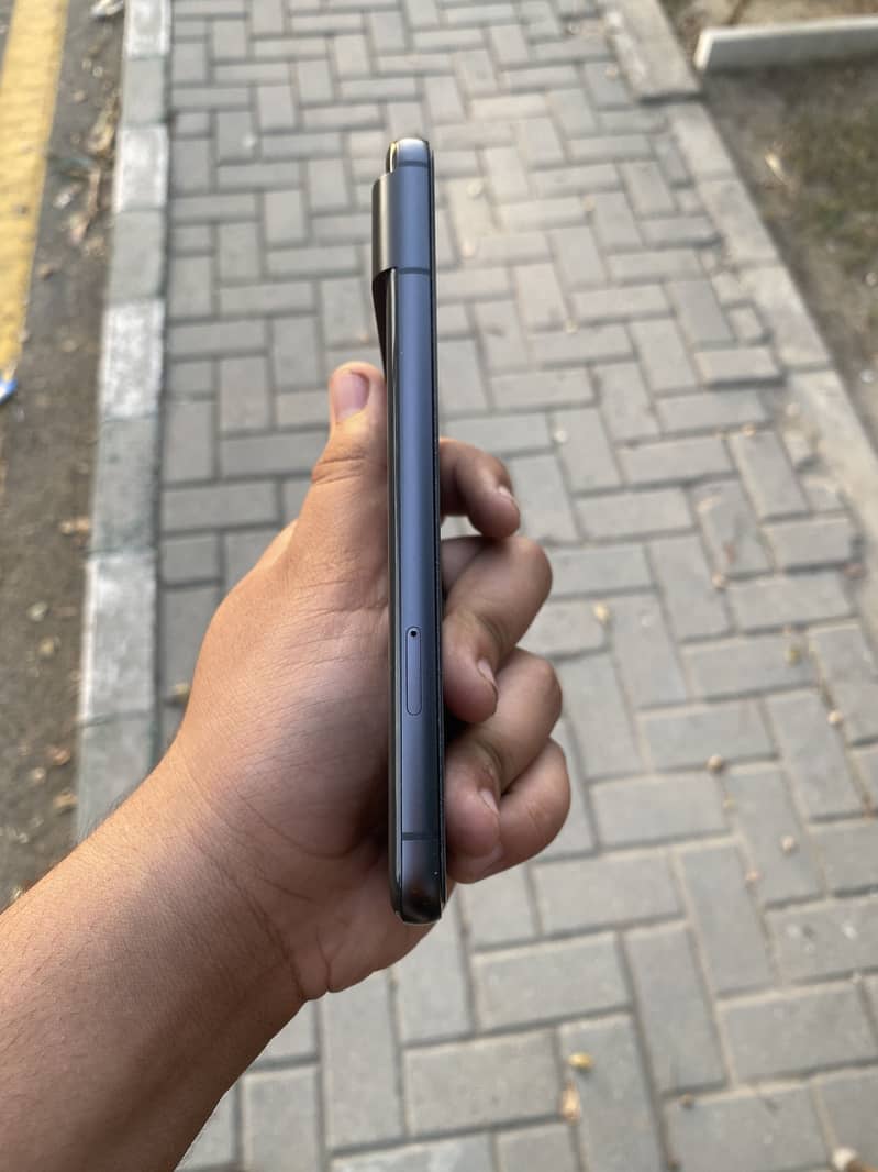 Google Pixel 8 4