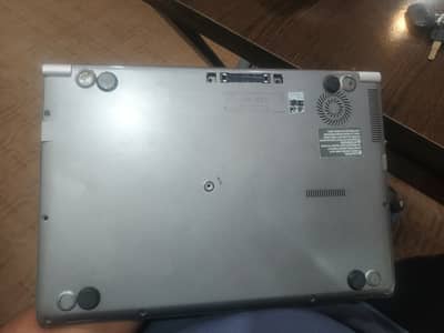 Toshiba core i3
