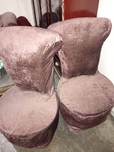 sofa chairs 2 piece and 1 table